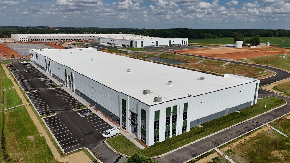 More Photos Of 4175 Guthrie Hwy, Clarksville Unknown For Lease