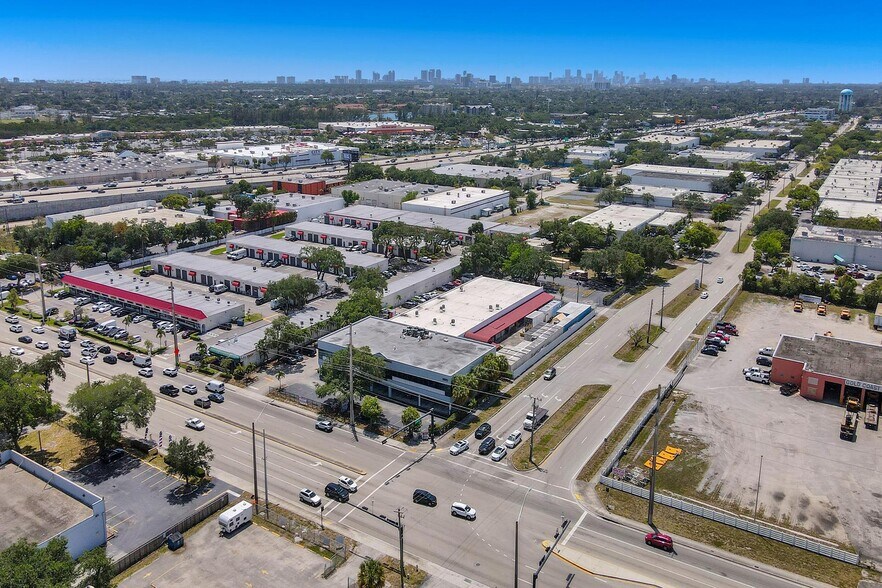 More Photos Of 2870 Stirling Rd, Hollywood Light Distribution For Sale