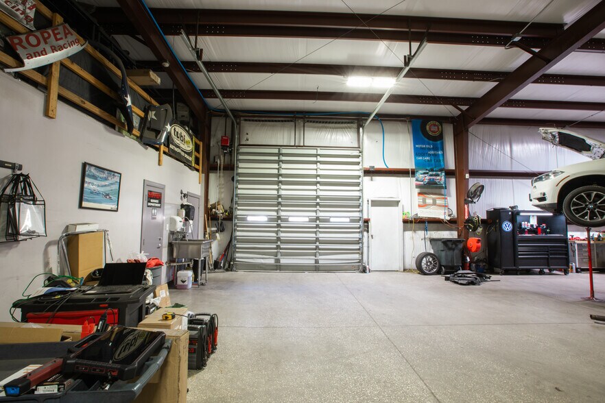 More Photos Of 5080 Rivers Ave, North Charleston Showroom For Sale