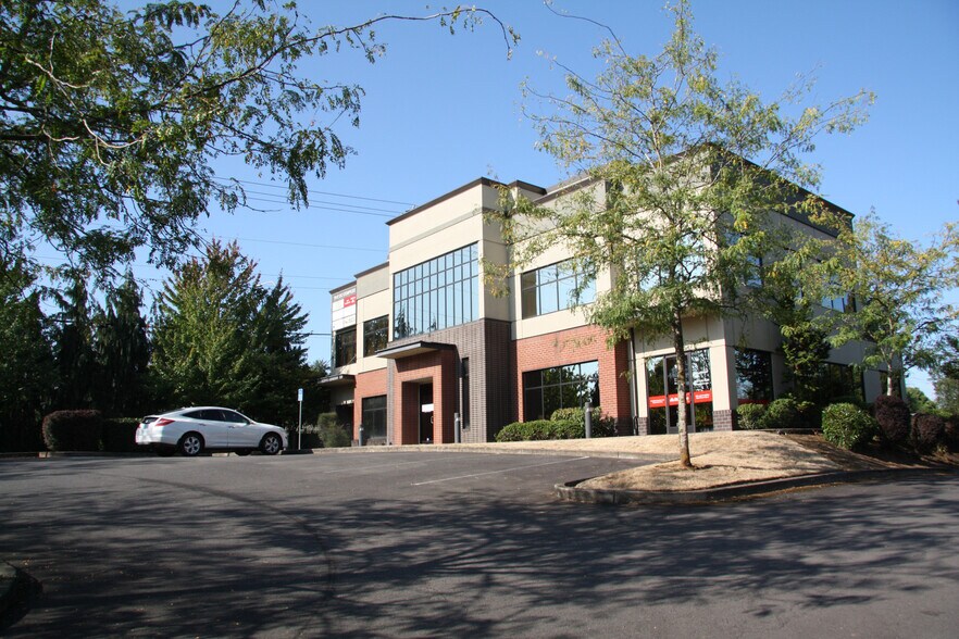 Primary Photo Of 2895 Beavercreek Rd, Oregon City Office For Sale