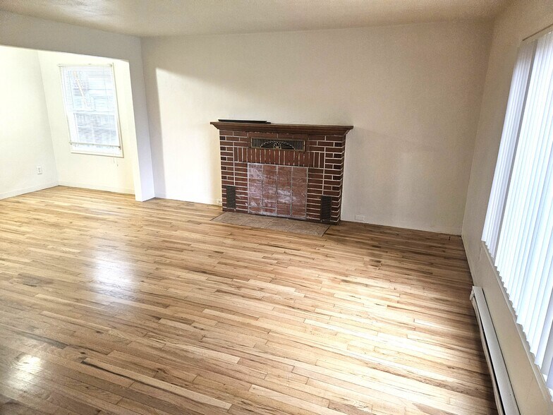 More Photos Of 1233 W 8th Ave, Eugene Apartments For Sale