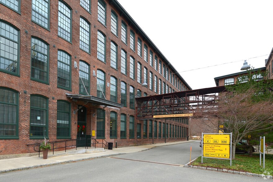 More Photos Of 166 Valley St, Providence Apartments For Sale