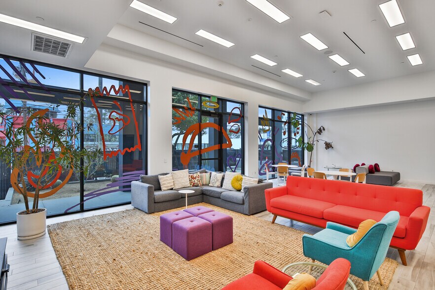 More Photos Of 5242 W Adams Blvd, Los Angeles Loft Creative Space For Lease