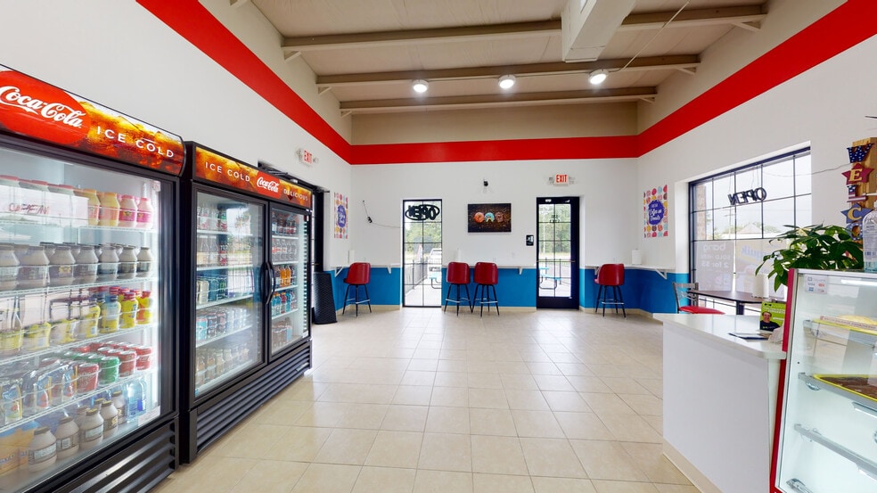 More Photos Of 5111 Common St, Lake Charles General Retail For Lease