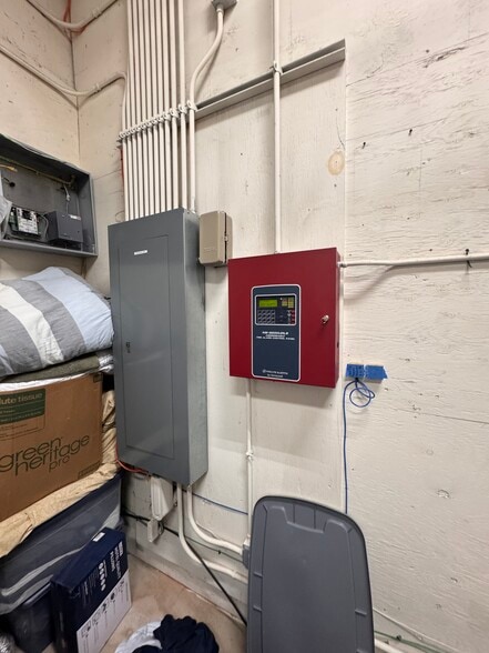 More Photos Of 334 Ontario St, Albany Warehouse For Sale