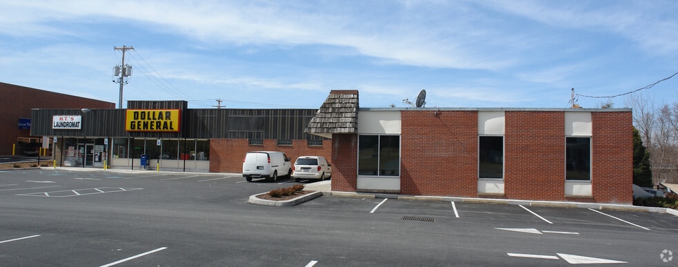 More Photos Of 423-425 Peterboro St, Canastota Unknown For Lease