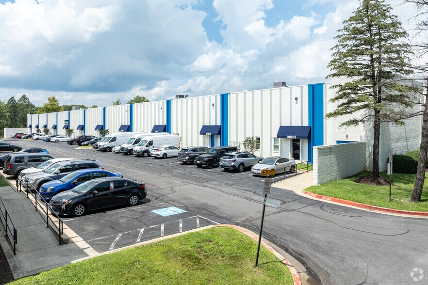 More Photos Of 8919 McGaw Ct, Columbia Unknown For Lease