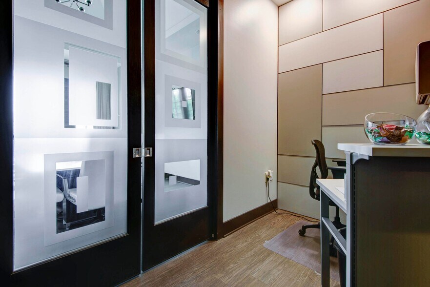 More Photos Of 1531 E Bradford Pky, Springfield Medical For Lease