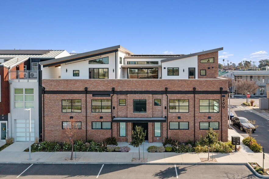 More Photos Of 200 Panetta Ave, Santa Cruz Showroom For Sale