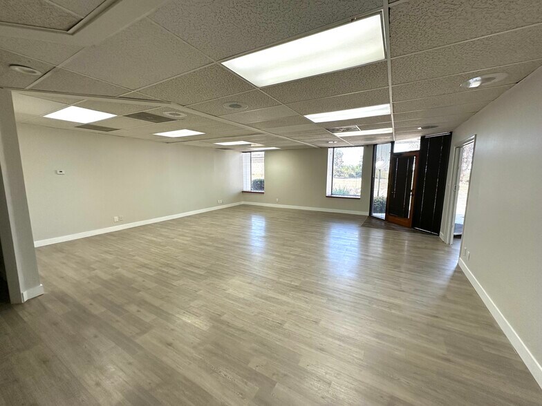 More Photos Of 4550 Kearny Villa Rd, San Diego Office For Sale