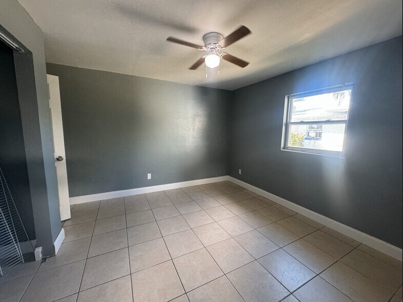 More Photos Of 40 Willis Rd, North Fort Myers Apartments For Sale