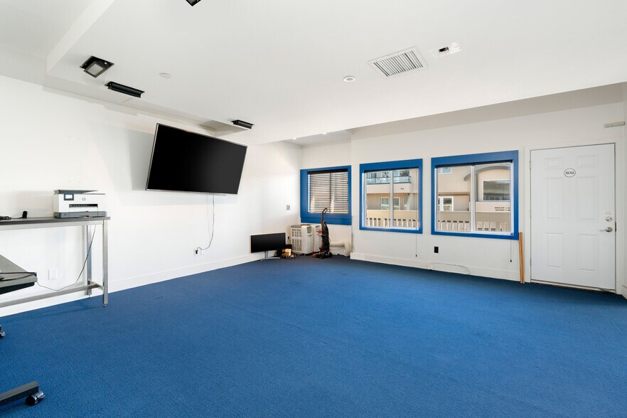 More Photos Of 1100 Highland Ave, Manhattan Beach Office For Sale