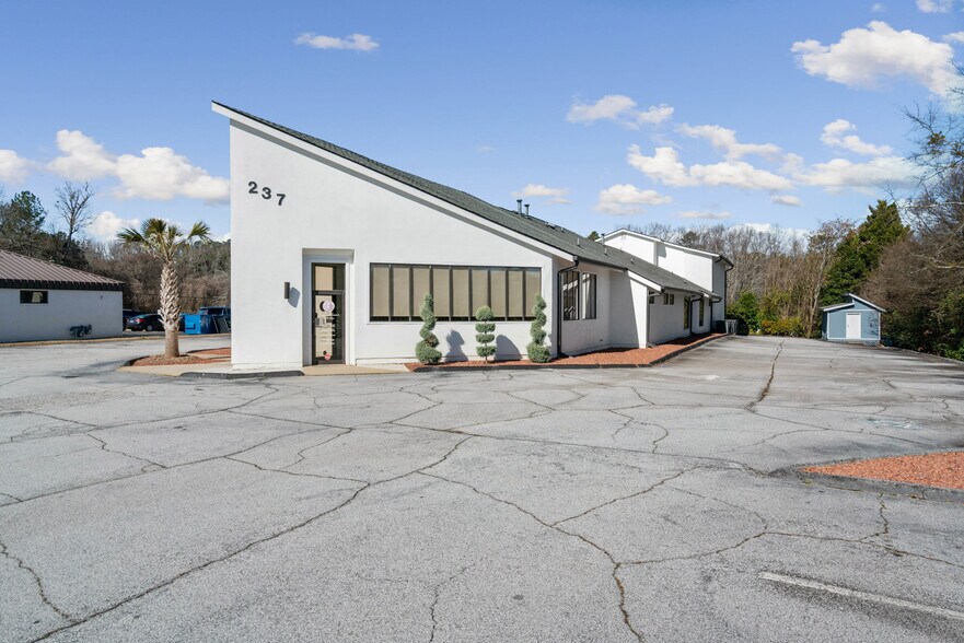 More Photos Of 237 Upper Riverdale Rd, Riverdale Medical For Sale