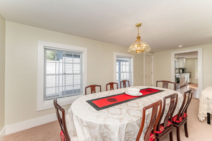 More Photos Of 112 Lafayette Rd, North Hampton General Retail For Sale