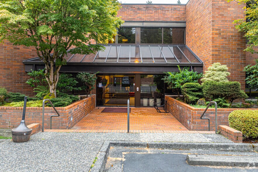 More Photos Of 2320 130th Ave NE, Bellevue Office For Lease