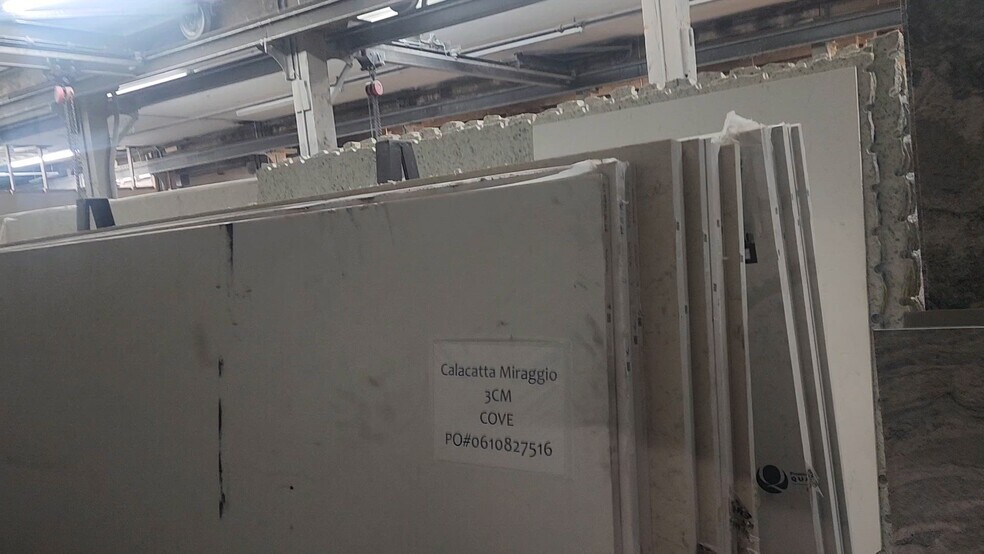 More Photos Of 2922 W 26th St, Chicago Warehouse For Lease