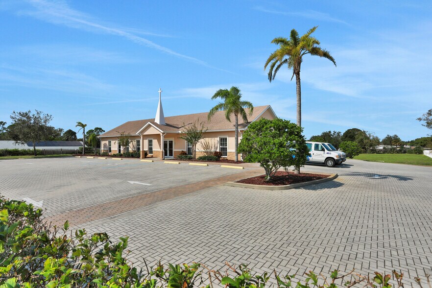 More Photos Of 1495 Herbert St, Port Orange Religious Facility For Sale