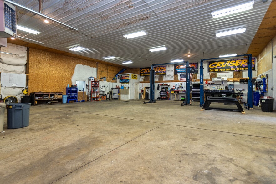 More Photos Of 1970 Us-68 N, Xenia Freestanding For Lease