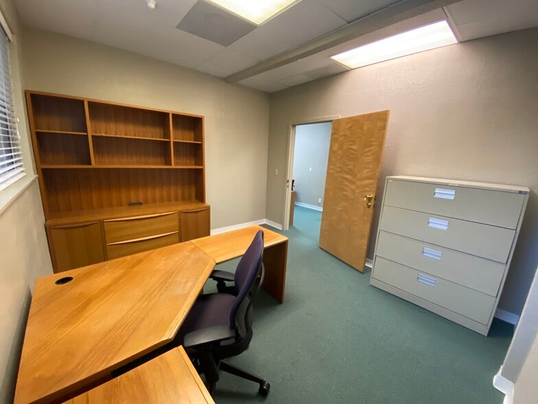 More Photos Of 706-724 5th St, Davis Office For Lease