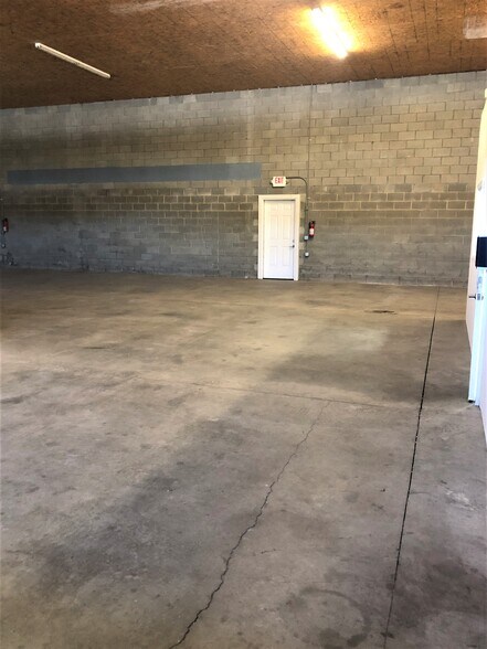 More Photos Of 146-B Litton Dr, Lexington Light Distribution For Lease