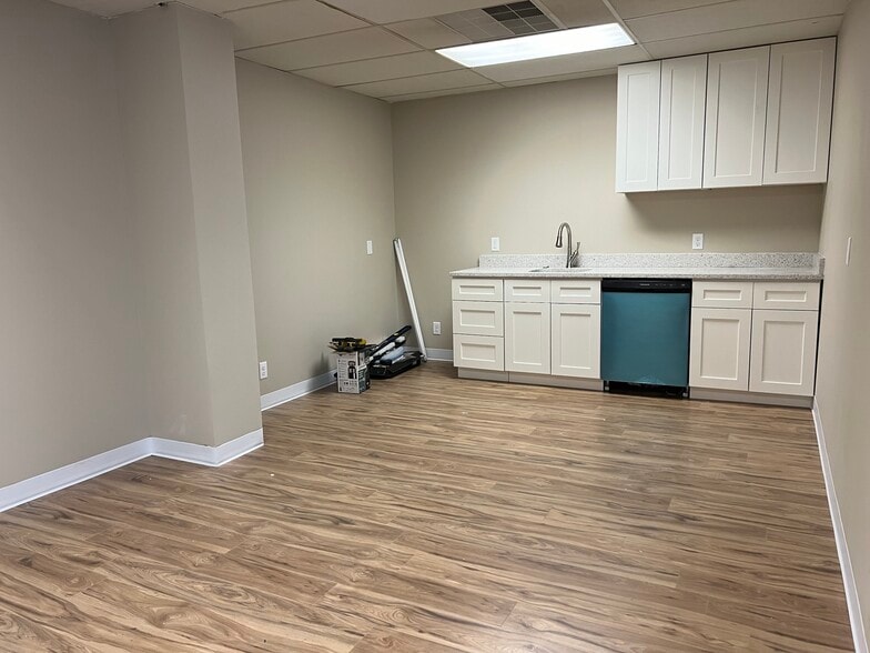 More Photos Of 1320 W A St, Pasco Warehouse For Sale