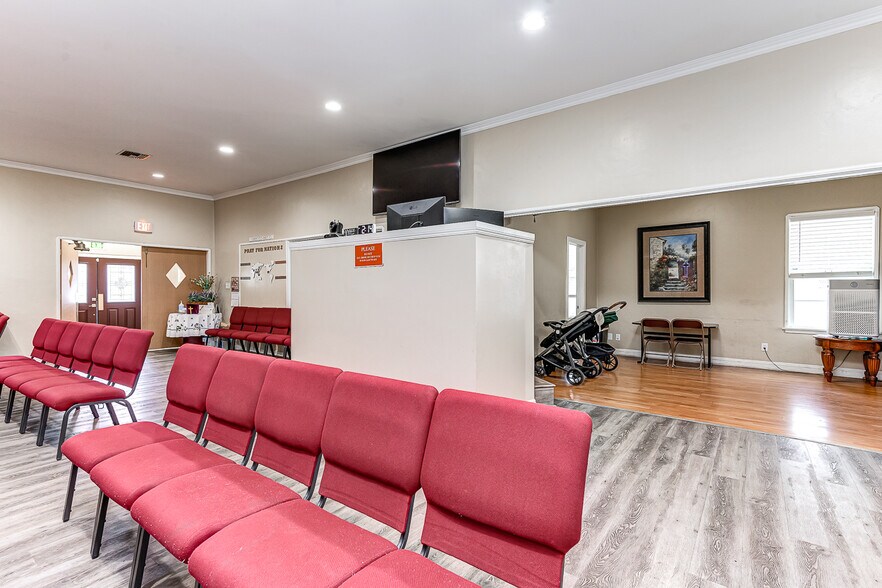 More Photos Of 600 S Towne Ave, Pomona Religious Facility For Sale
