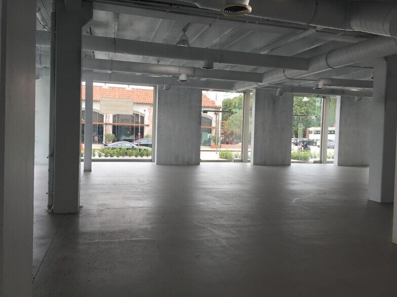 More Photos Of 600 S La Brea Ave, Los Angeles Storefront Retail Residential For Sale