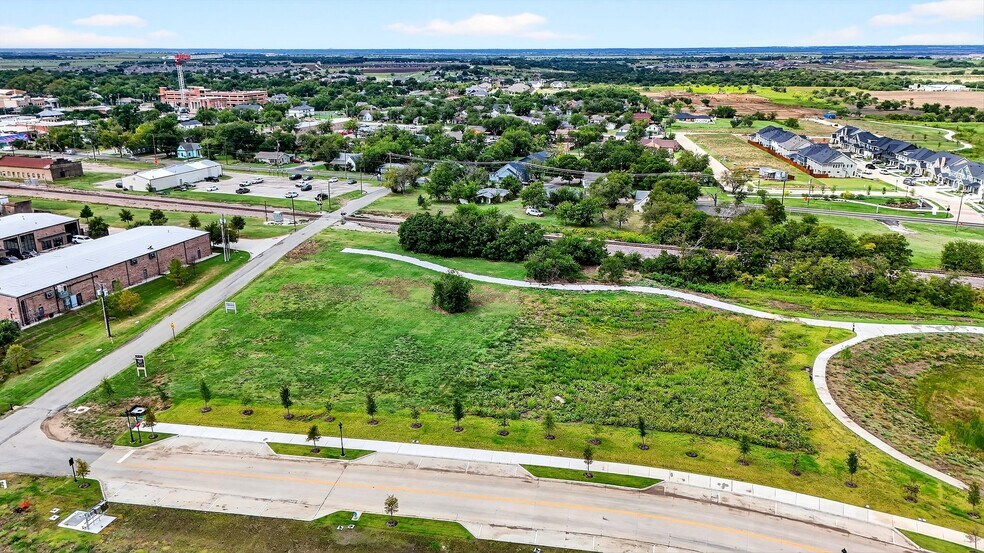 More Photos Of 512 N Oklahoma Dr, Celina Office For Sale