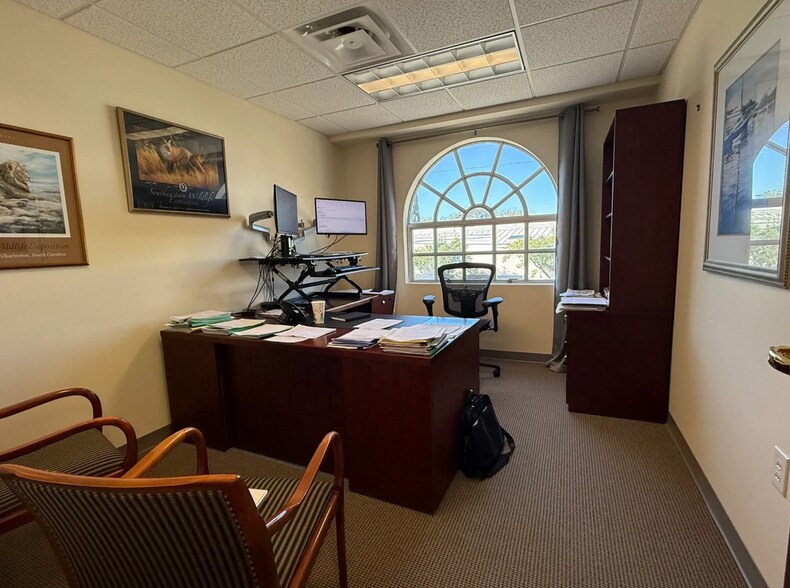 More Photos Of 276 East Bay St, Charleston Storefront Retail Office For Lease