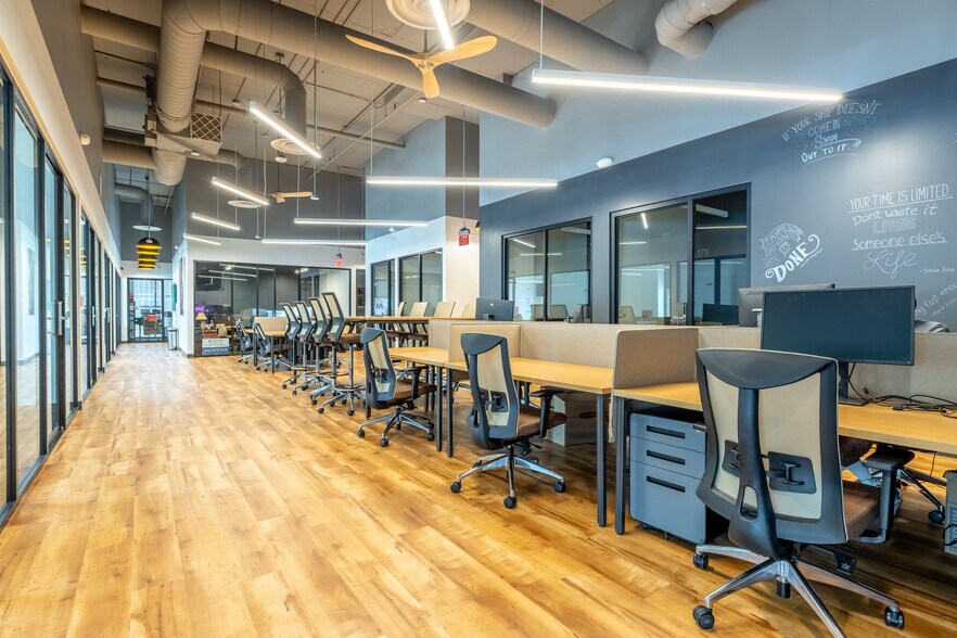 More Photos Of 163 Town Pl, Fairview Coworking Space