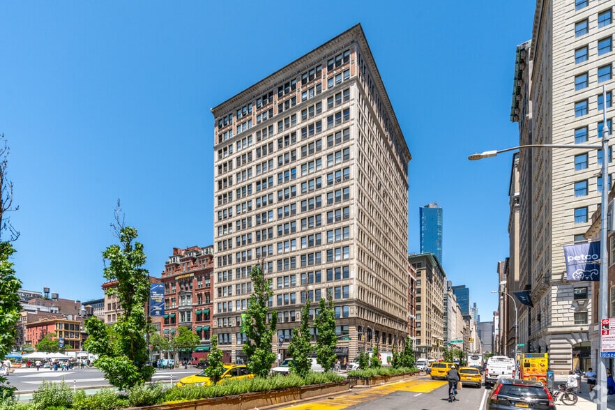 Primary Photo Of 200 Park Ave S, New York Office For Lease