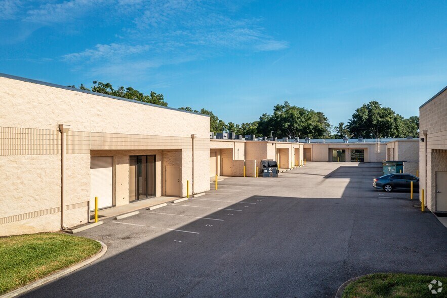 More Photos Of 7300-7356 Greenbriar Pky, Orlando Unknown For Lease