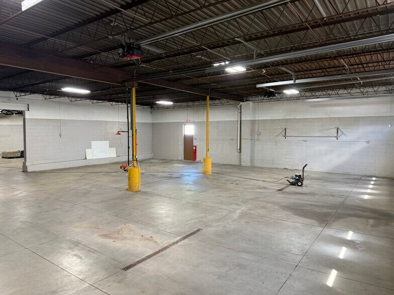 More Photos Of 345 Atwater St, Saint Paul Warehouse For Lease