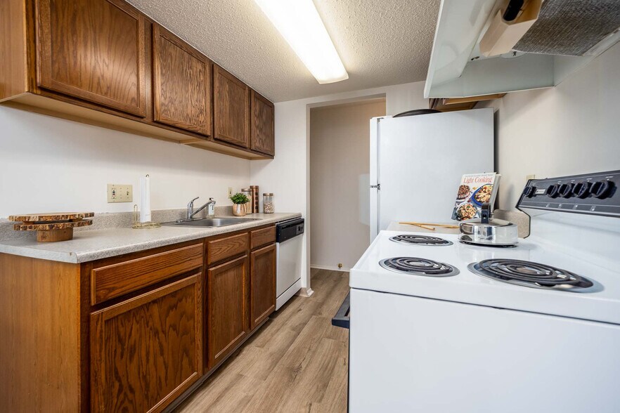 More Photos Of 815 E Grandview Blvd, Erie Apartments For Sale