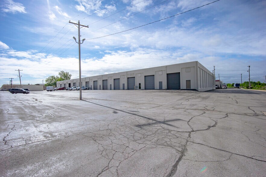 More Photos Of 1001 Enterprise Ave, Oklahoma City Unknown For Lease