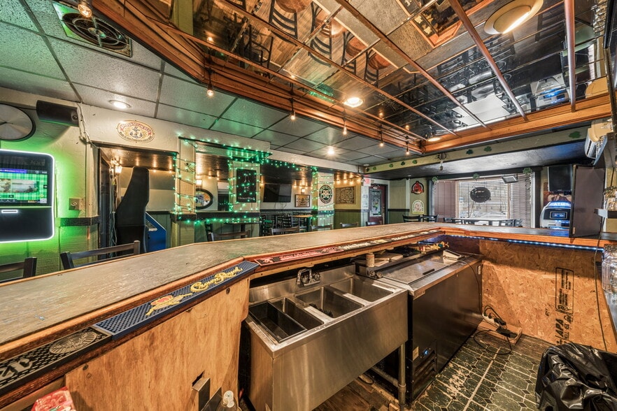 More Photos Of 534 S Main St, Greensburg Bar For Sale