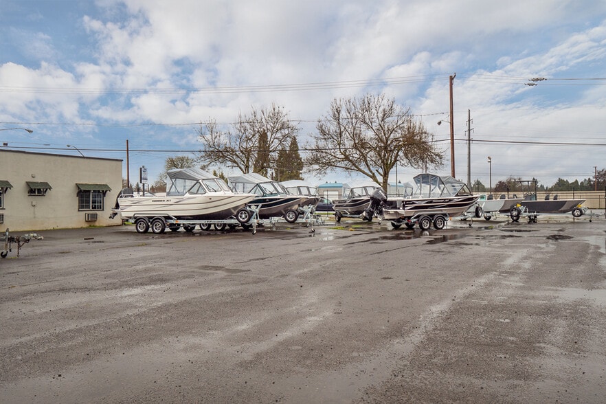 More Photos Of 1700 Or-99 Hwy, Eugene Auto Repair For Sale