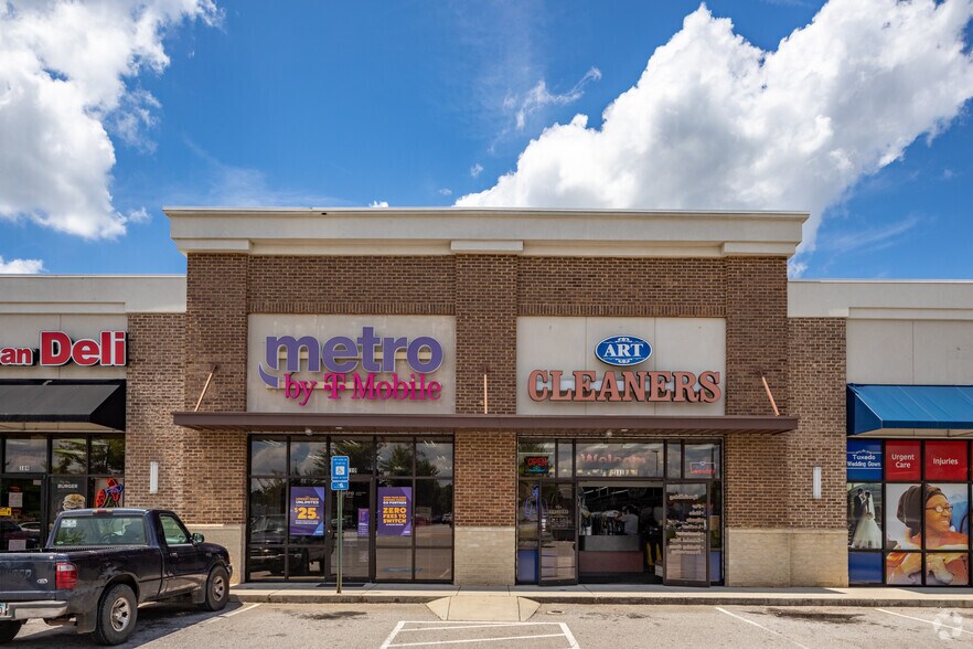 More Photos Of 3885 Mundy Mill Rd, Oakwood Freestanding For Lease