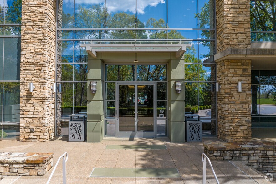 More Photos Of 1130 Sanctuary Pky, Alpharetta Office For Lease