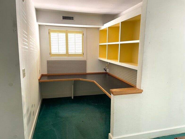 More Photos Of 120 Peters St, Lagrange Office For Sale