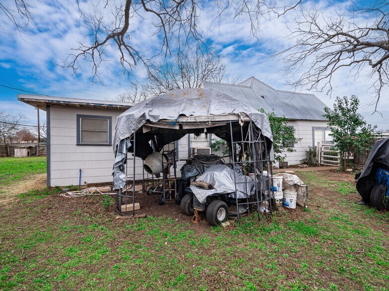 More Photos Of 201 S Highway 183, Leander Flex For Sale