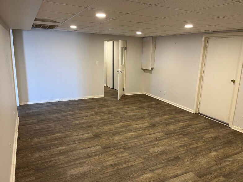 More Photos Of 908 E North St, Salina Warehouse For Lease