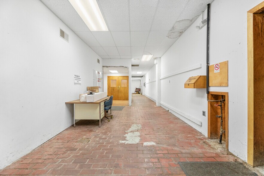 More Photos Of 14924 Beloit Snodes Rd, Beloit Manufacturing For Lease