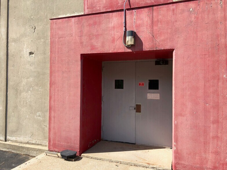 More Photos Of 1961 Base Ave, Springfield Industrial For Sale