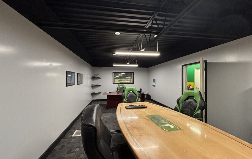 More Photos Of 4316 64 Av SE, Calgary Warehouse For Sale