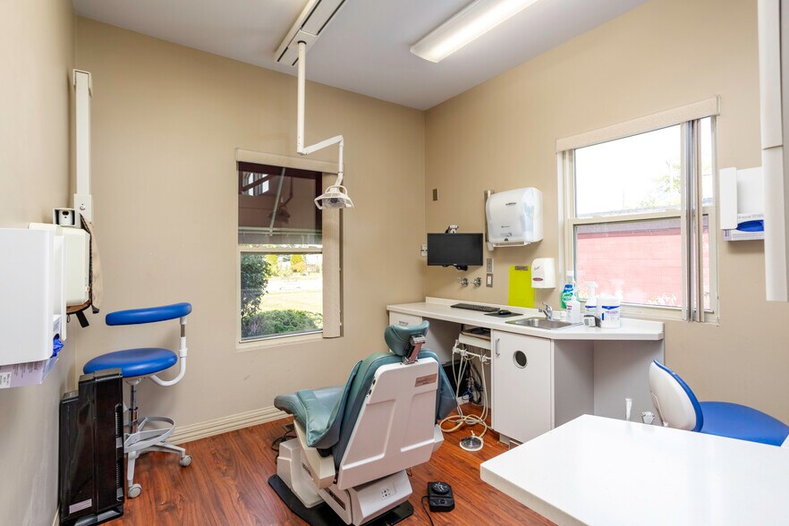 More Photos Of 37235 Goddard Rd, Romulus Office For Sale