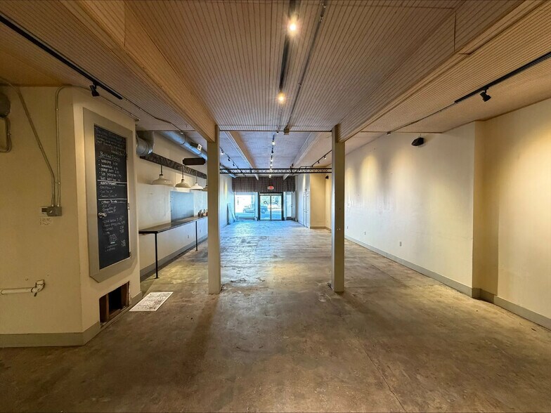 More Photos Of 116 S Main St, Luther Storefront Retail Office For Lease