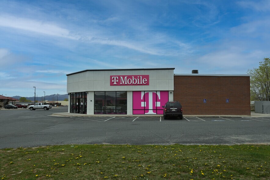 More Photos Of 2288 E Main St, Cortez Storefront For Lease