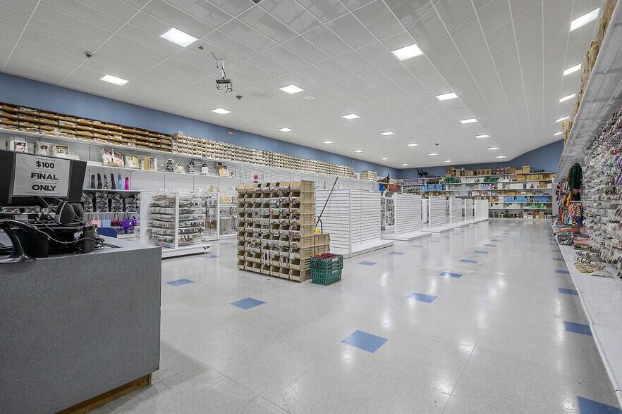 More Photos Of 4600-4610 Bragg Blvd, Fayetteville General Retail For Sale