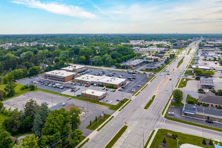 More Photos Of 6220 Washington Ave, Racine Freestanding For Lease